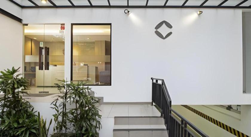 Casa Living Setiabudi Джакарта Екстериор снимка