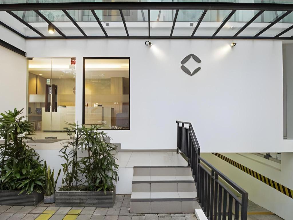 Casa Living Setiabudi Джакарта Екстериор снимка
